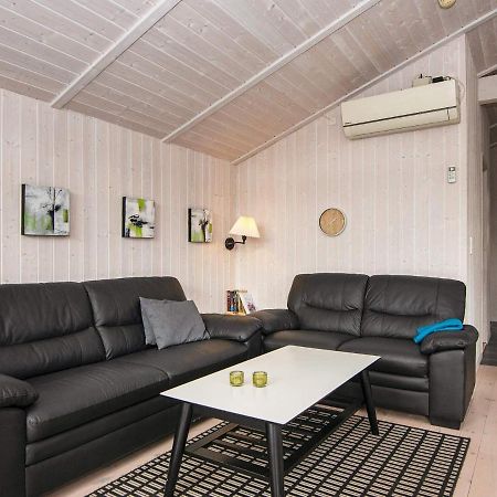 Three-Bedroom Holiday Home In Juelsminde 18 Sonderby  외부 사진