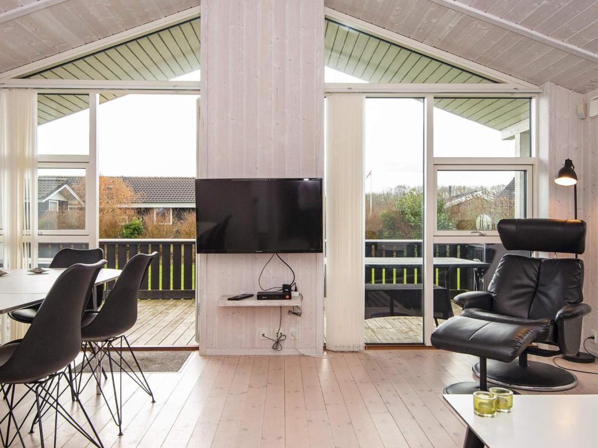 Three-Bedroom Holiday Home In Juelsminde 18 Sonderby  외부 사진