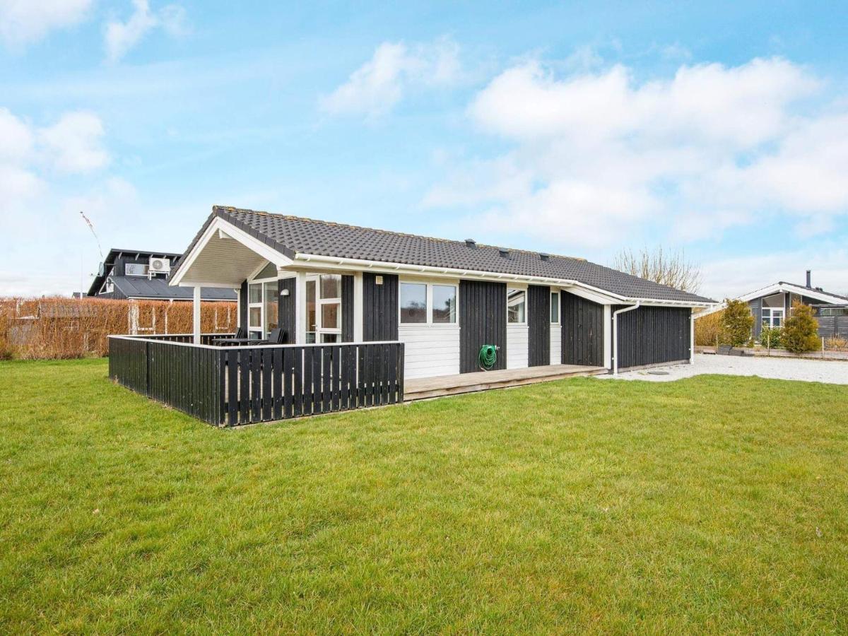 Three-Bedroom Holiday Home In Juelsminde 18 Sonderby  외부 사진